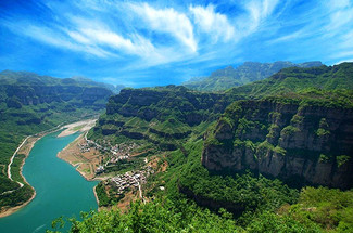 【寻迹河南·南太行3日】深度畅游太行大峡谷+徒步穿越鲁班豁+小众秘境高家台村+三千年古城邯郸+来自太行山的压迫感+38人舒适团