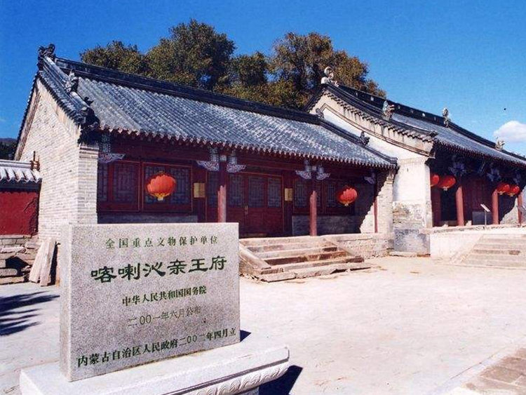 清明·喀喇沁亲王府·玉龙沙湖·勃隆克沙漠·梵宗寺·赤峰2日游!