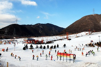 北京军都山滑雪场门票价格、滑雪消费价格