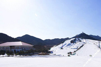 去北京南山滑雪直通巴士、芍药居站几点发车、那个地铁口集合