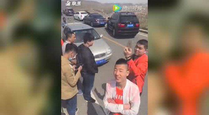 王小源聚会密云县水库近景