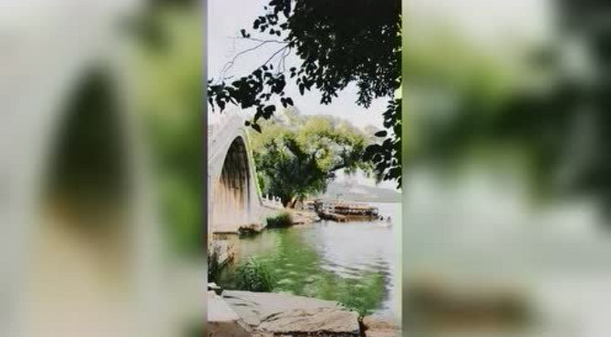 建于乾隆年间著名的玉带桥美景