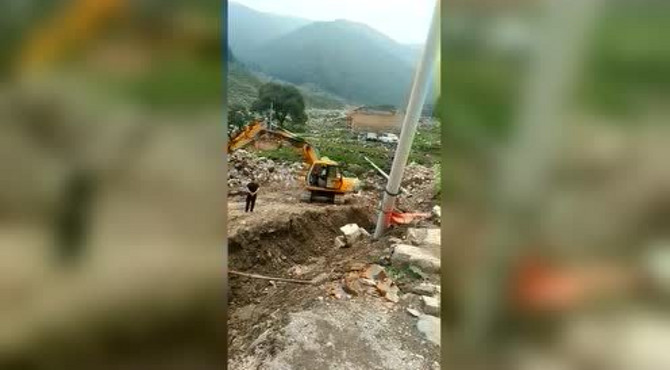 五台山繁峙县普济寺菩提路正在修建！