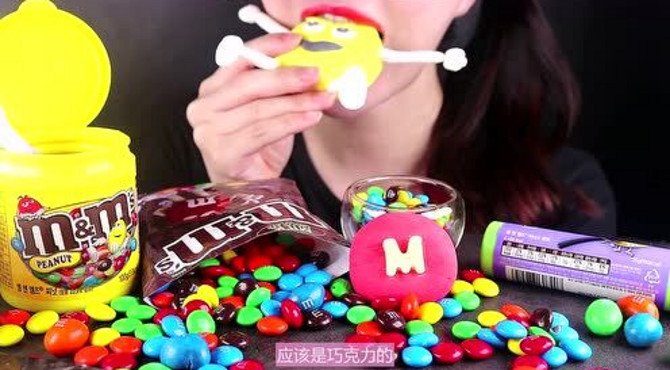 M豆甜品派对，五颜六色的巧克力豆，像儿童乐园一样