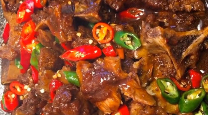肉烂骨酥的手抓牛龙骨