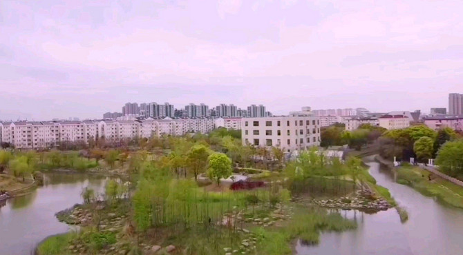 大疆mavic mini无人机航拍疫情中的上海华泾绿地公园