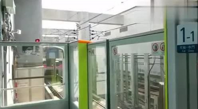 无人驾驶：港铁南港岛线海洋公园站出站ALSTOM牵引