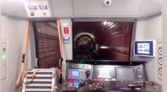 远去的列车 北京地铁早高峰十号线 石榴庄到宋家庄