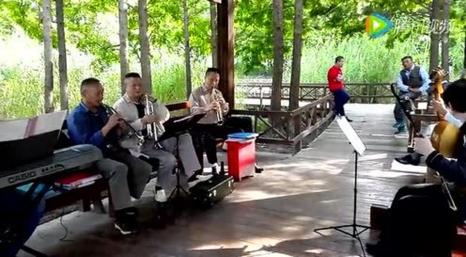 街心花园的上海老克勒