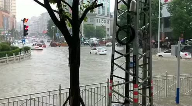 街心花园被水淹
