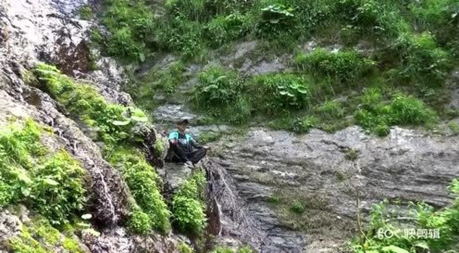 竹园沟大滴水岩