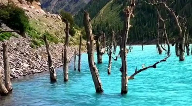 天山世界七大山系之一，山中蕴藏高山湖，只能徒步才能到达！