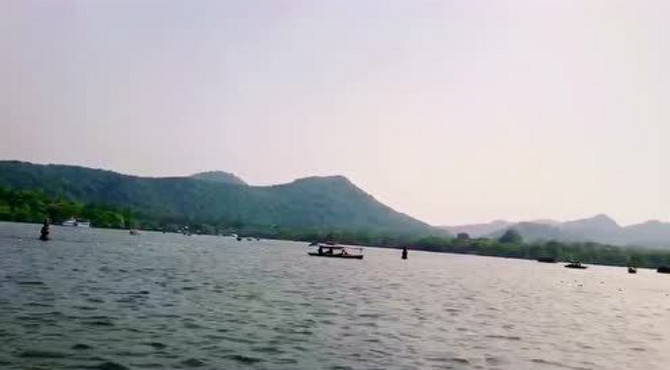 三潭映月