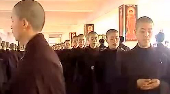 长春百国兴隆寺念佛场景，世间少有的正法道场之一！