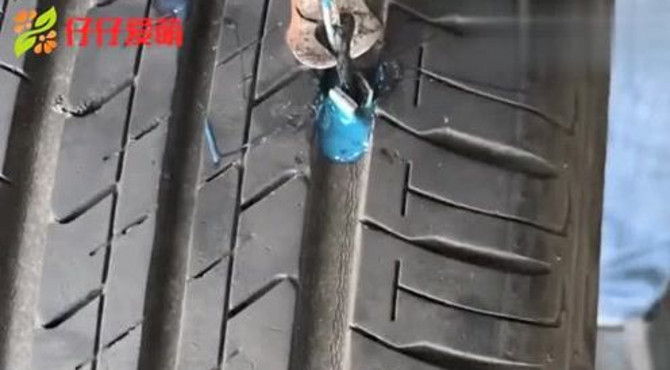 北京宣武小哥：原来补个胎这么简单，十来秒就完了。