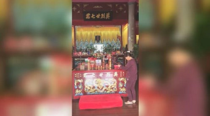 这座寺庙里面没有佛主、神仙和菩萨，而是供奉着27位解放军烈士塑像，这座庙就是“解放军庙”也被称作“天下第一庙”