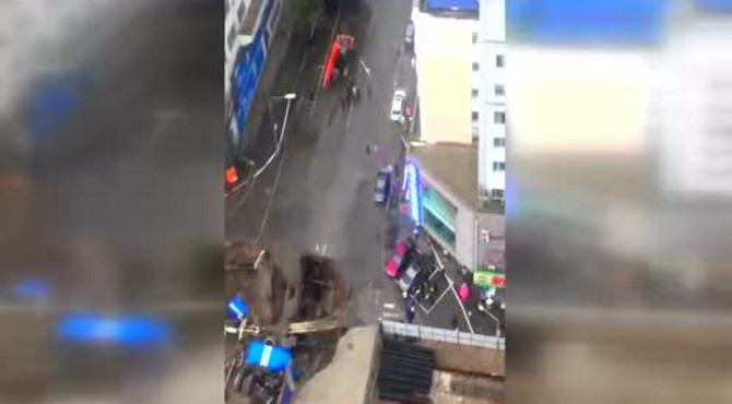 沈阳大雨过后地铁9号线兴华公园站坍塌