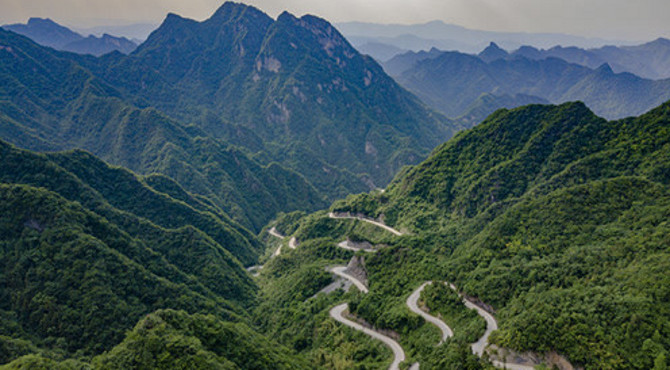 银蛇游弋山间 航拍谷城赵湾盘山公路