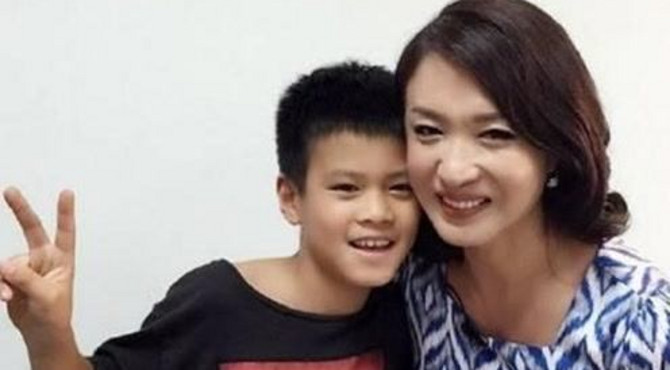 金星儿子被同学嘲讽：你妈妈不是女人！儿子神回复，金星太骄傲了