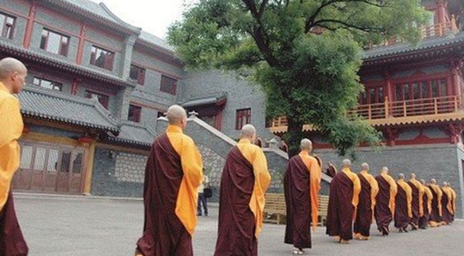 一夜之间被刷屏的神秘组织：北京龙泉寺纪实