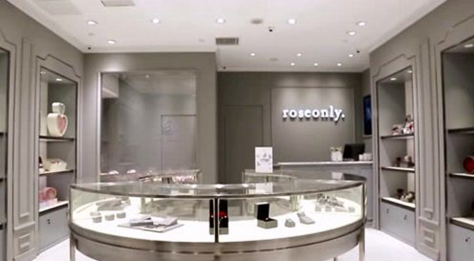 roseonly三里屯太古里店浪漫回归