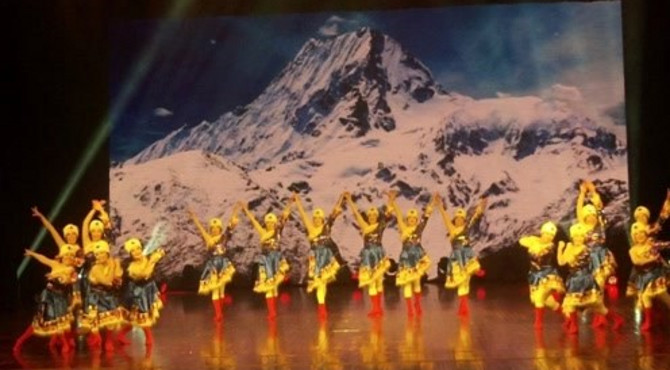 藏族舞蹈《中国梦·雪域情》 摄于北京民族文化宫
