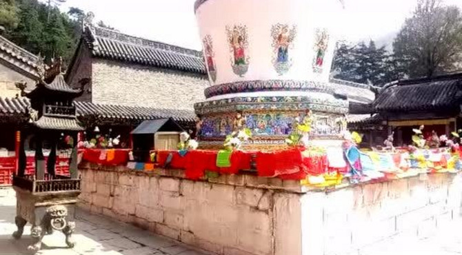 跟着镜头去旅行之——五台山镇海寺