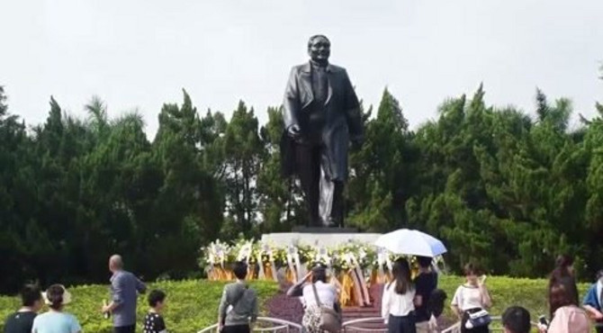 实拍深圳的莲花山公园，是饱览深圳市中心区景色的最好去处