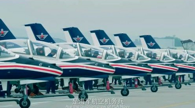 我，是海军航空机务兵！