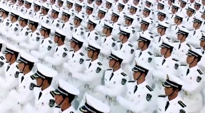 中国人民解放军海军学员方队接受祖国和人民的检阅
