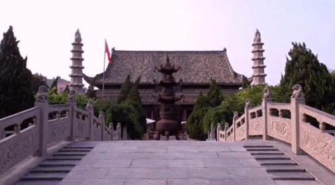 开封相国寺，中国著名寺庙，千手千眼观音菩萨木雕像，一起去看看