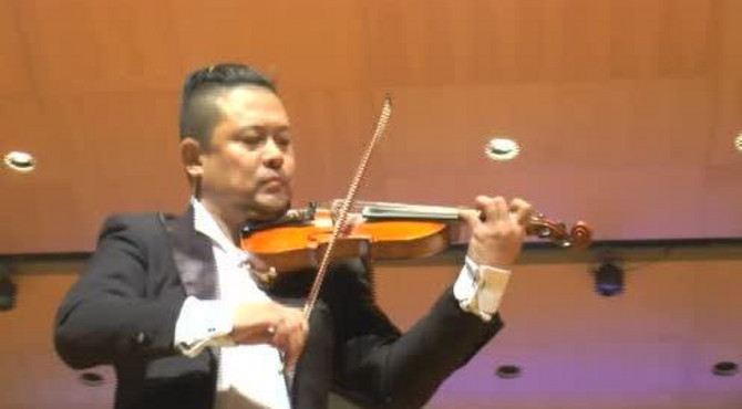 新艺朗国图音乐会教师风采