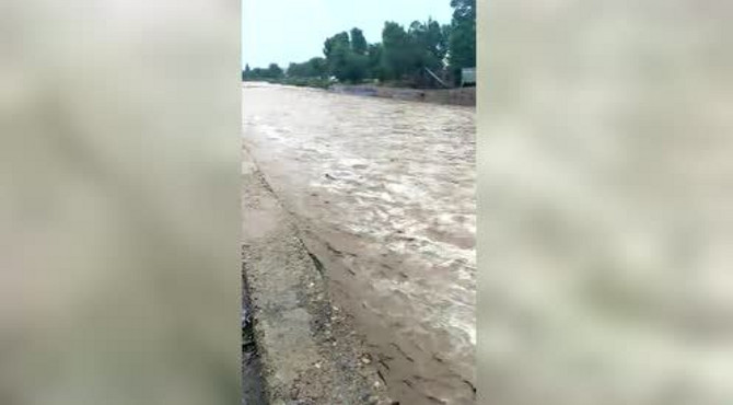 贝子府下雨大