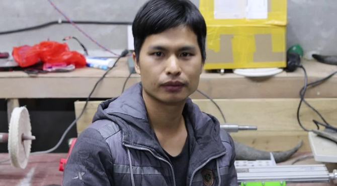 应头条网友要求, 斌哥向大家介绍下平时做手工艺品所使用的设备!