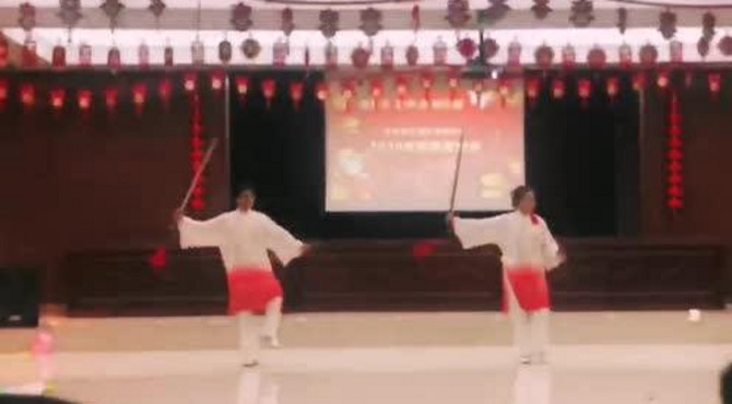 塔基
