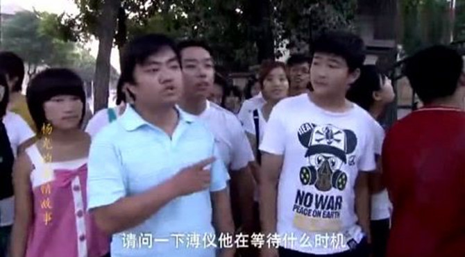 美女带团旅游给大家介绍静园，看这口才，真是厉害了！