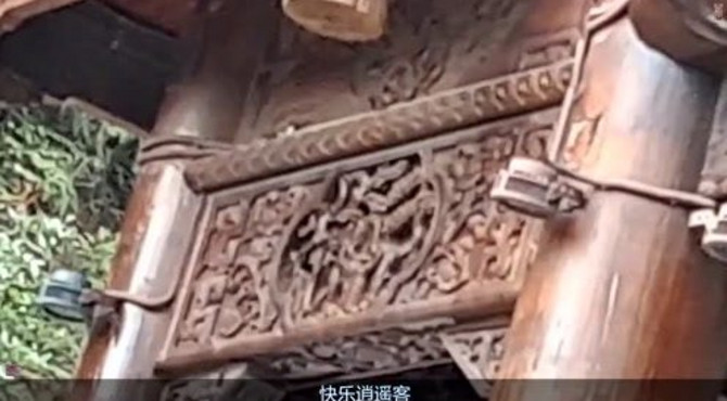 一座崭新的中华民俗文化象征牌楼
