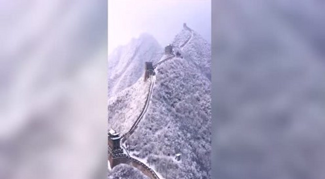 山舞银蛇，原驰蜡象，看雪后居庸雄关！