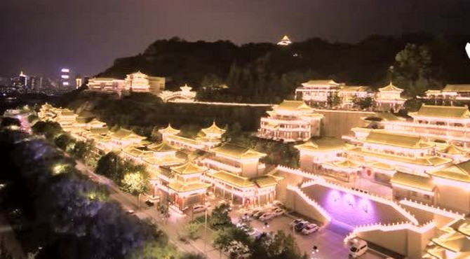 流光溢彩 塔影河声