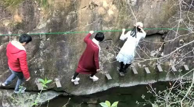 够瘦你就来 篁岭旁边有个幽静的石门山峡谷景区！