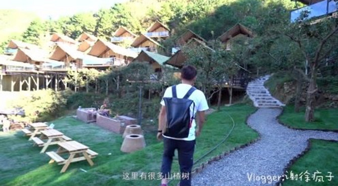 北京密云最魔幻网红民宿，房子建在高空中，住一晚竟要四位数！