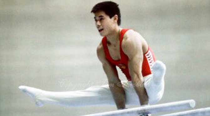 体操王子一展歌喉！ 李宁1988年献唱谭咏麟的《朋友》