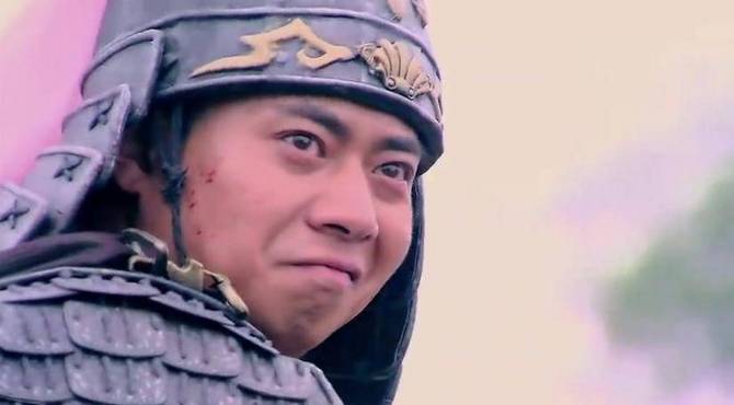 小将军被敌将围攻, 好汉从武神庙取兵器, 犹如天神下凡, 吓跑众人