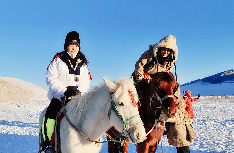【遇见乌兰布统冬·亲子营6日】乌兰布统＋古北水镇＋云佛山滑雪＋冰雪王国深度越野穿越+堆雪人、打雪仗+冰雪亲子运动会+化身狩猎、冰捕达人+篝火晚会+花式玩转冬季草原+专业摄影师+28人团
