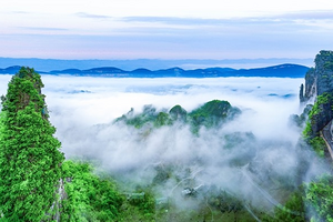 【地道巴楚 · 巅峰之旅7日】宜昌+穿越神农架+神农坛+神农谷+大九湖晨曦+天燕景区+天生桥+地心谷+恩施大峡谷+屏山峡谷+女儿城+鹿院坪玄鹿地缝+户外纯玩7日