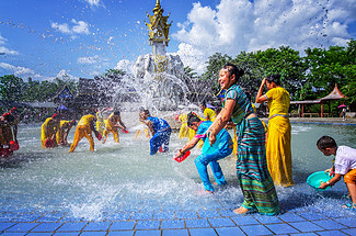 【又见云南 · 象往版纳5日】野象谷+勐泐大佛寺+中科院植物园+雨林徒步探秘+曼远傣族村寨+曼听公园+般若寺+湄公河星光夜市+5天精品8人小团