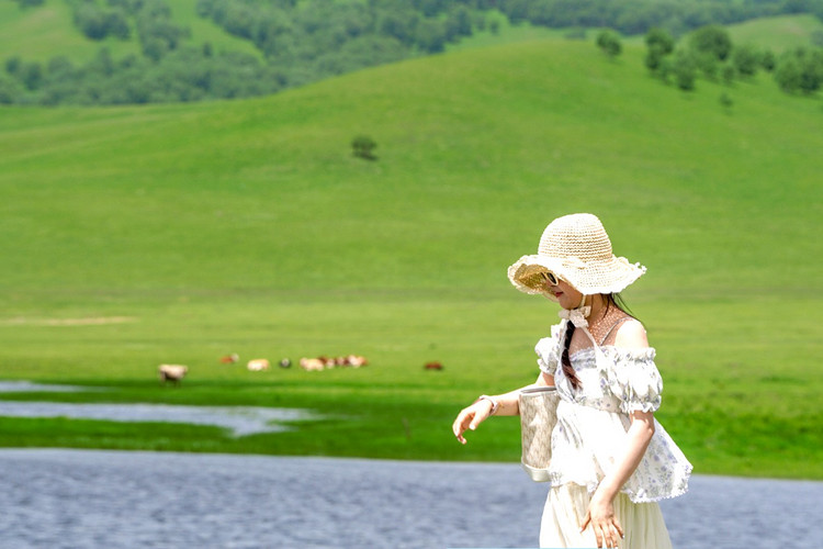 【遇见乌兰布统·轻野草原5日】北京+承德+乌兰布统+公主湖+影视基地+皇家鹿苑+金山岭长城+越野穿越原始草原＋私家牧场4＋2骑行＋草原日出日落+篝火晚会＋烤全羊+蒙古茶体验＋28人品质团