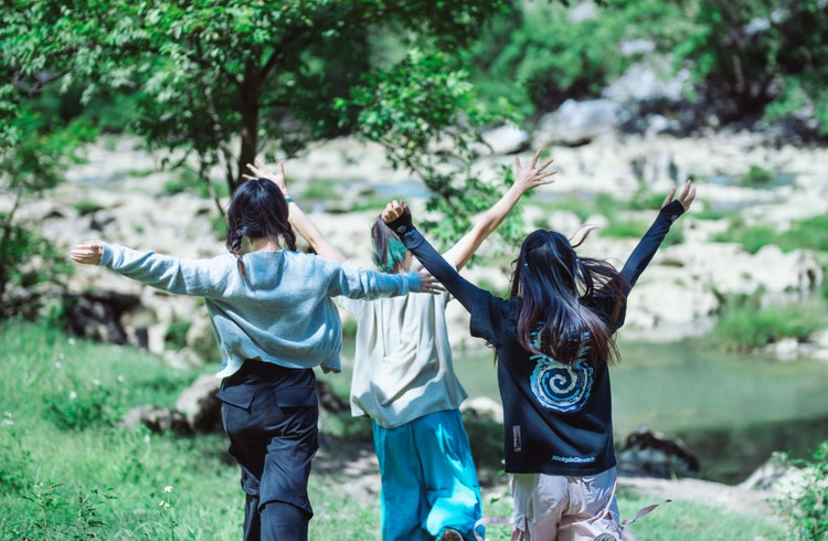 【行走贵州·无限黔徒6日】贵阳+大圣之眼+夜郎天路+羊皮洞瀑布+关岭冰臼+云鹫山+云峰屯堡小众秘境山地徒步旅行6日