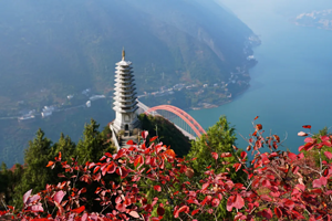 【三峡漫行5日】宜昌+文峰观（红叶落日）+三峡龙脊+巫山+三峡之巅徒步（11km）+天音神道+夔门+瞿塘峡白帝城+神女天路+瑶台飞凤峰+南津关大峡谷徒步+ 赏三峡红叶16人精品团