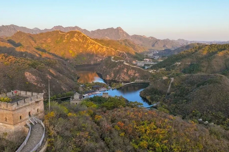 【北京一周一山·黄花城水长城】休闲级丨6公里丨观长城青灵俊秀+看满山层林浸染+翠绿、金黄、火红交织的绚丽秋色~